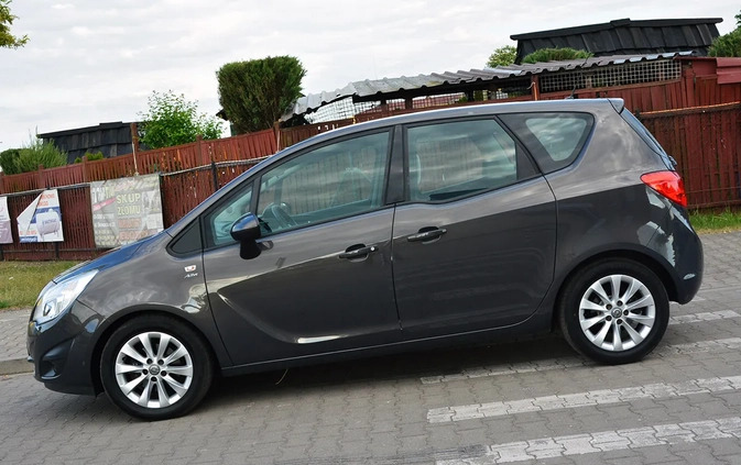 Opel Meriva cena 26900 przebieg: 137000, rok produkcji 2013 z Gostynin małe 596